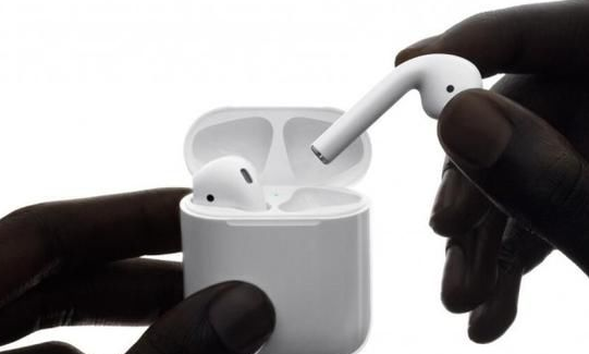 iPhhone7耳机危害人体健康 美专家：不要使用